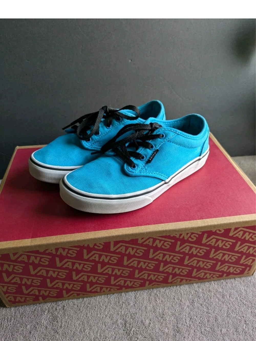 Vans Classic Electric Blue Boys/Girls Size 3.5 shoes